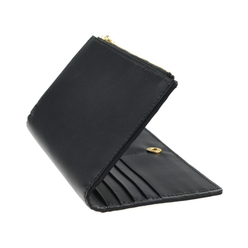 Elegant slim wallet in black